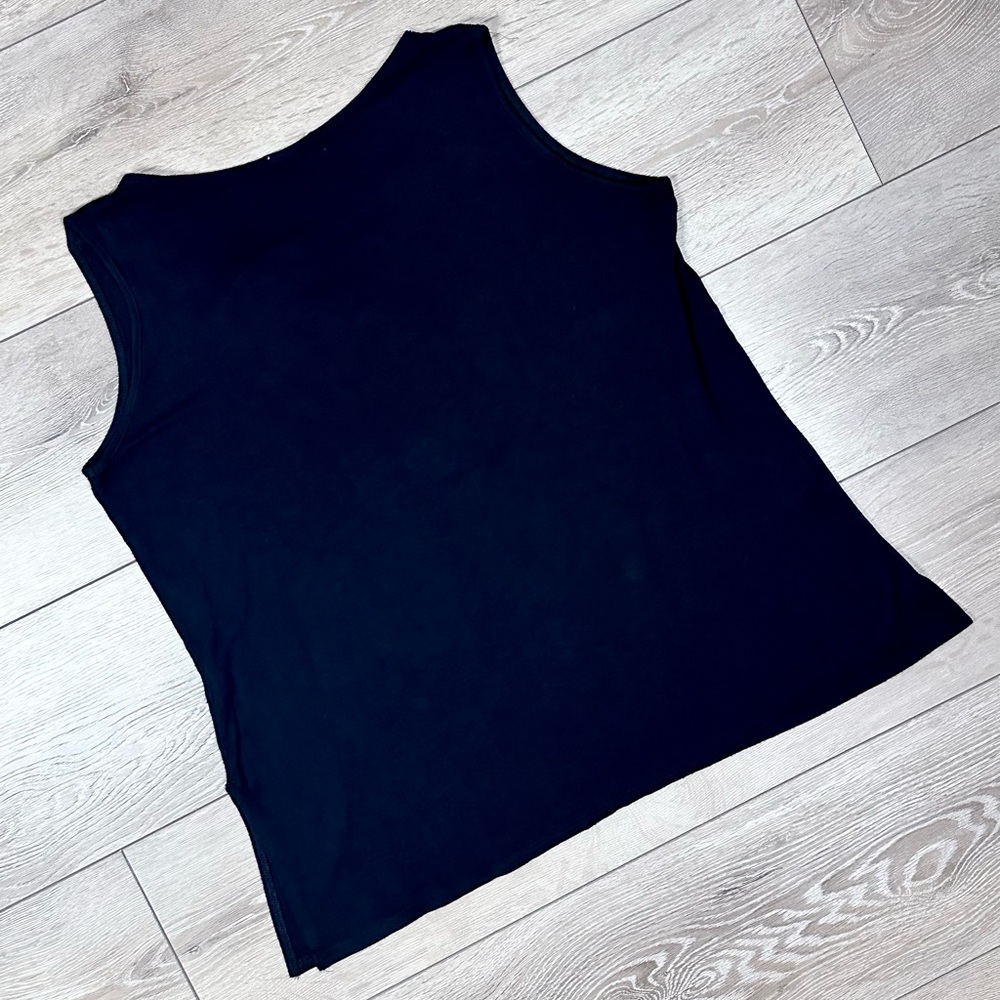 Pebble & Stone Embroidered Geometric V-Neck Tank Top - Picture 9 of 10
